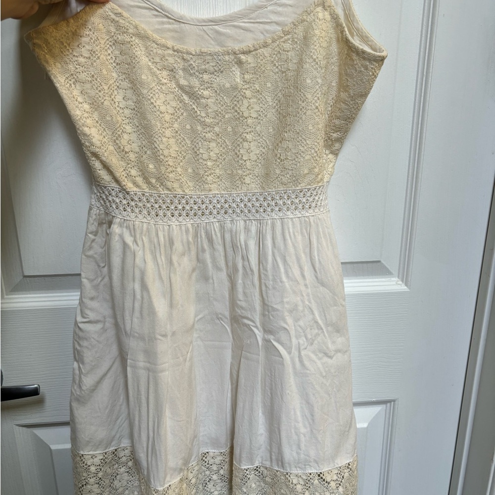 Elegant Cream Lace Women's Dress